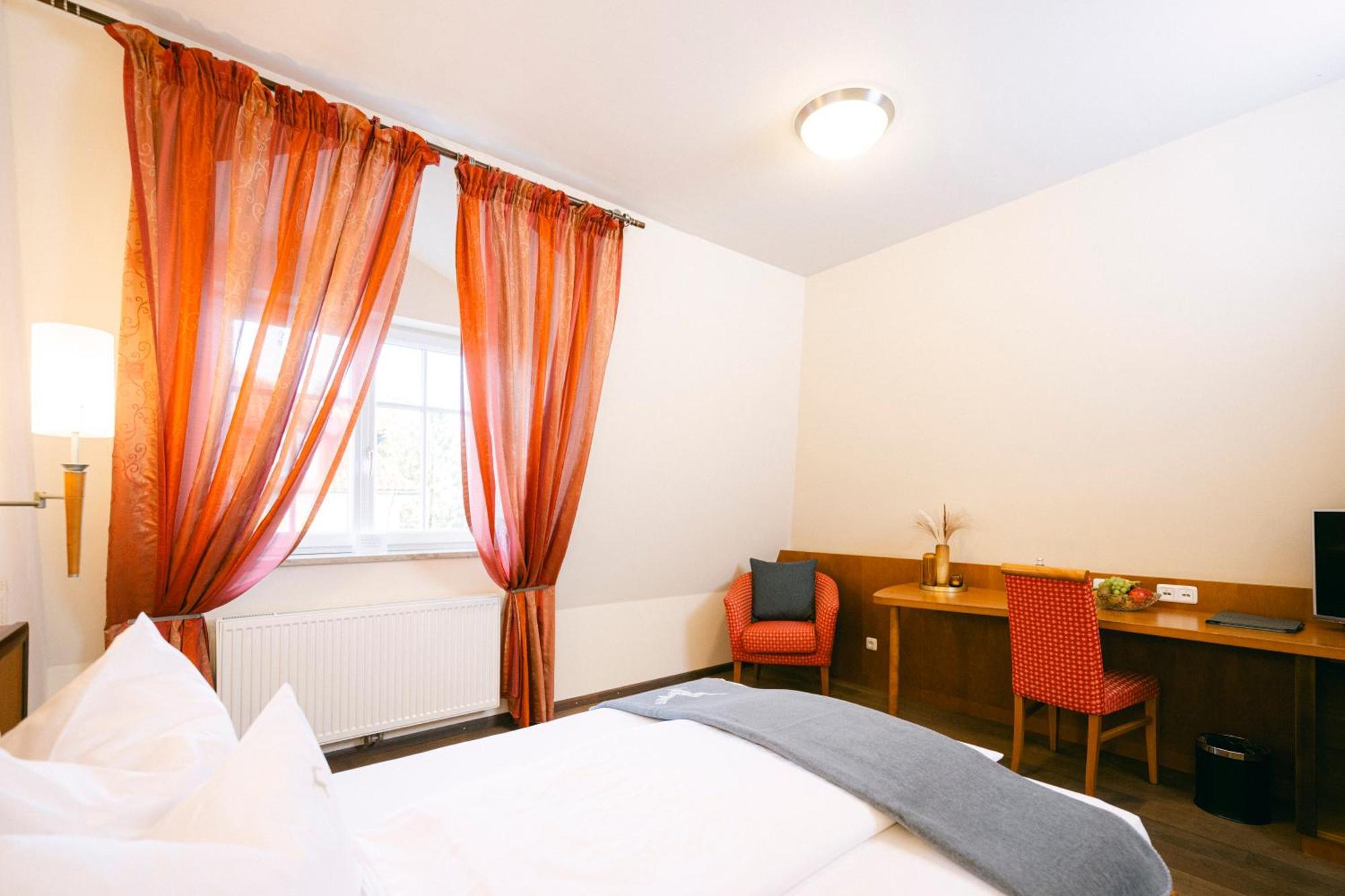 Gasthof Hotel Jaegerwirt Strasswalchen Luaran gambar
